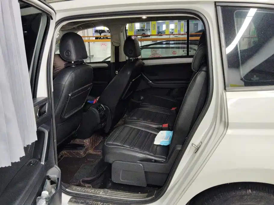 Volkswagen Touran 2018 2018 Touran L 280TSI DSG Comfort 7-seater China V