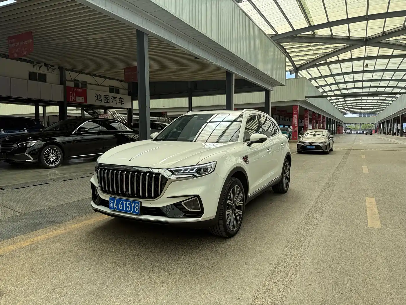Фото 1 - Hongqi HS5