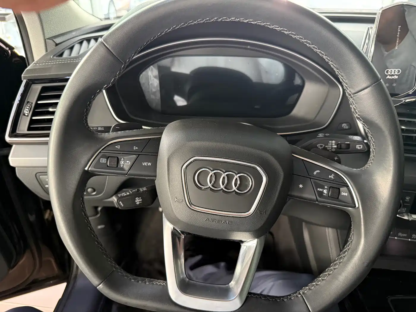 Audi Q5L 2024 Model 40 TFSI Luxury Dynamic фото 6