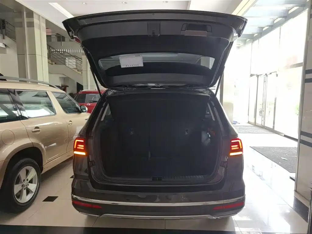 Volkswagen Tharu 2019 280TSI 2WD Flagship Edition China V фото 19