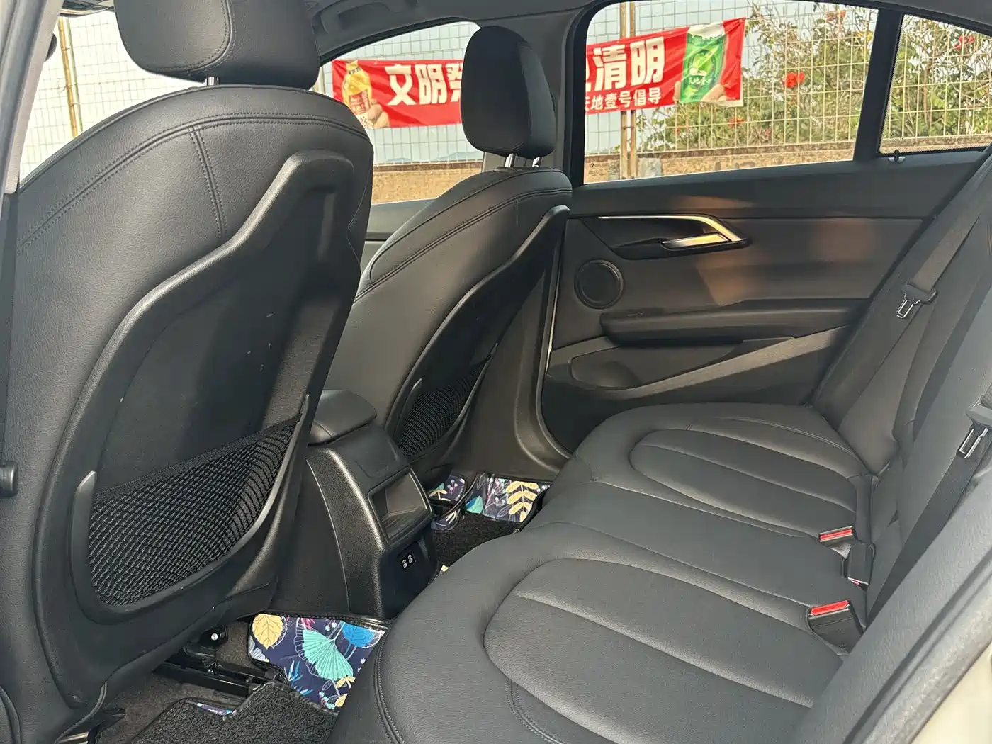 BMW 1 Series 2018 118i Sport Edition фото 6