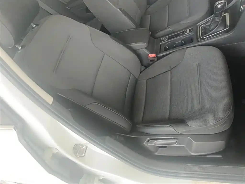 Volkswagen Golf 2018 230TSI Automatic Comfort фото 25