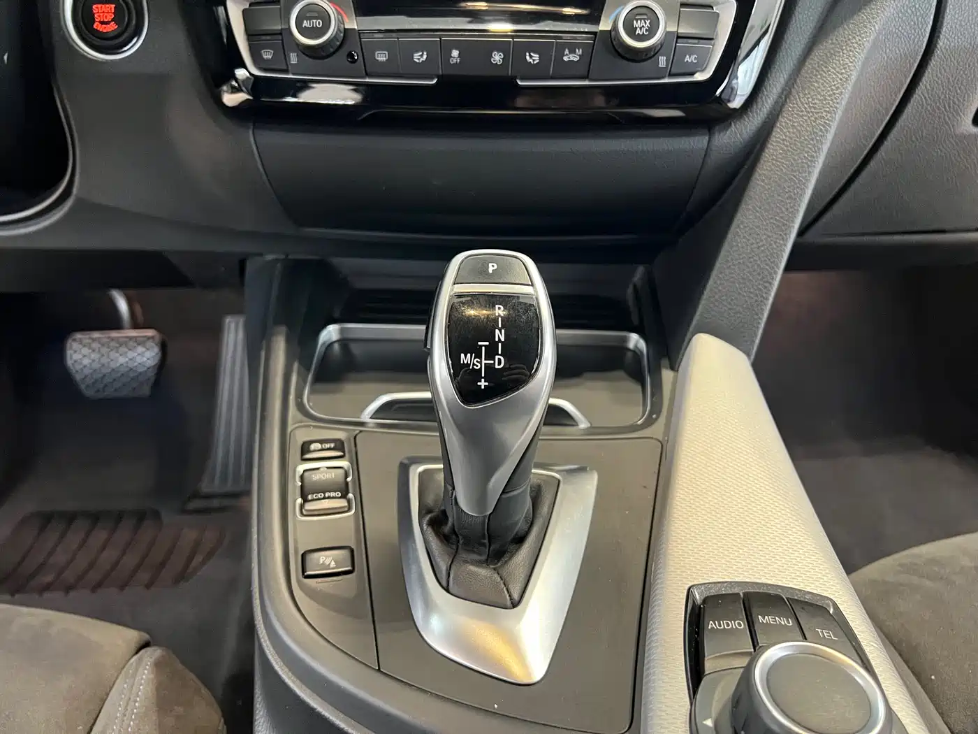 BMW 3 Series 2017 320i M Sport фото 13