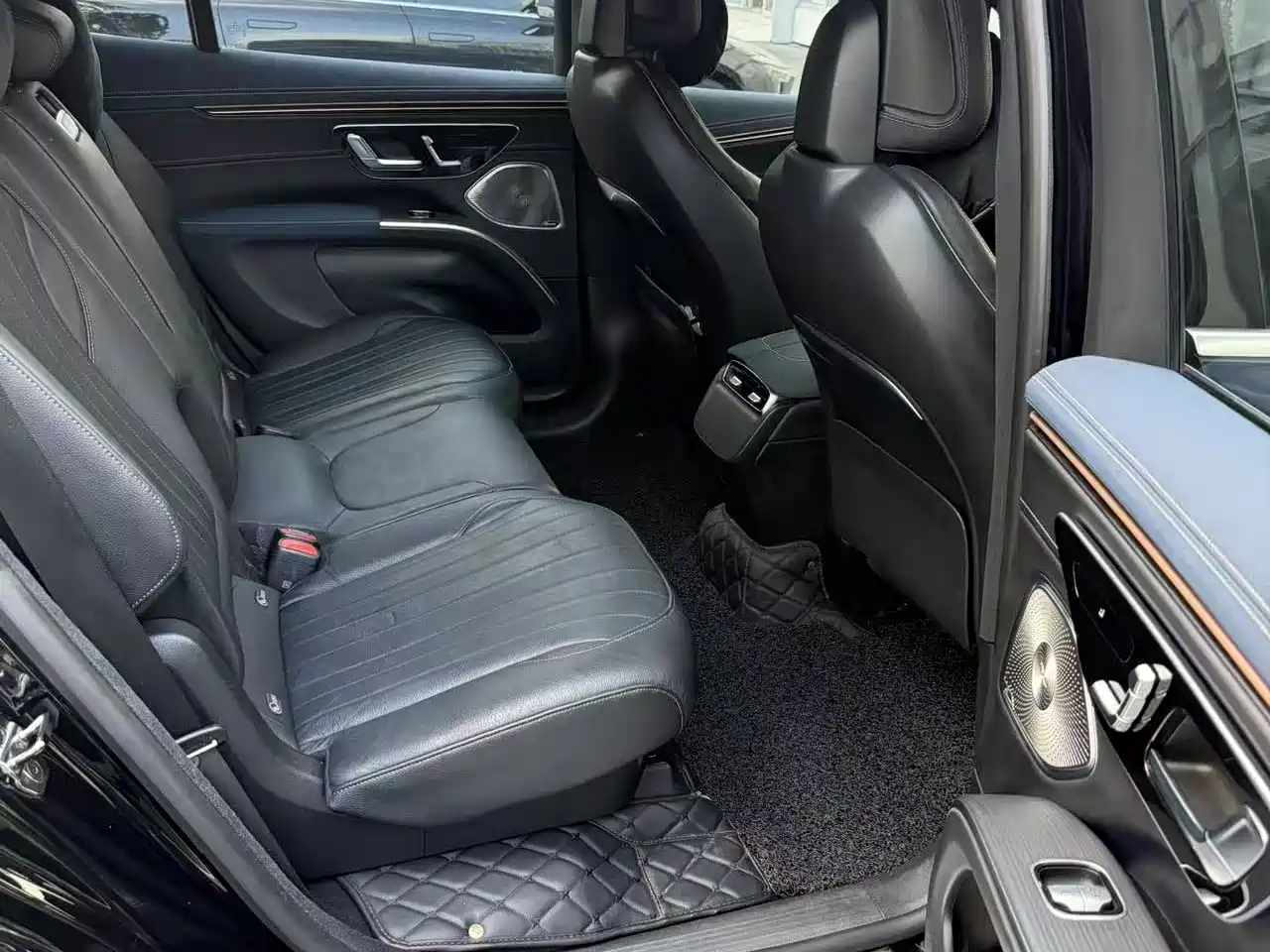 Mercedes-Benz EQS SUV 2023 450+ фото 5