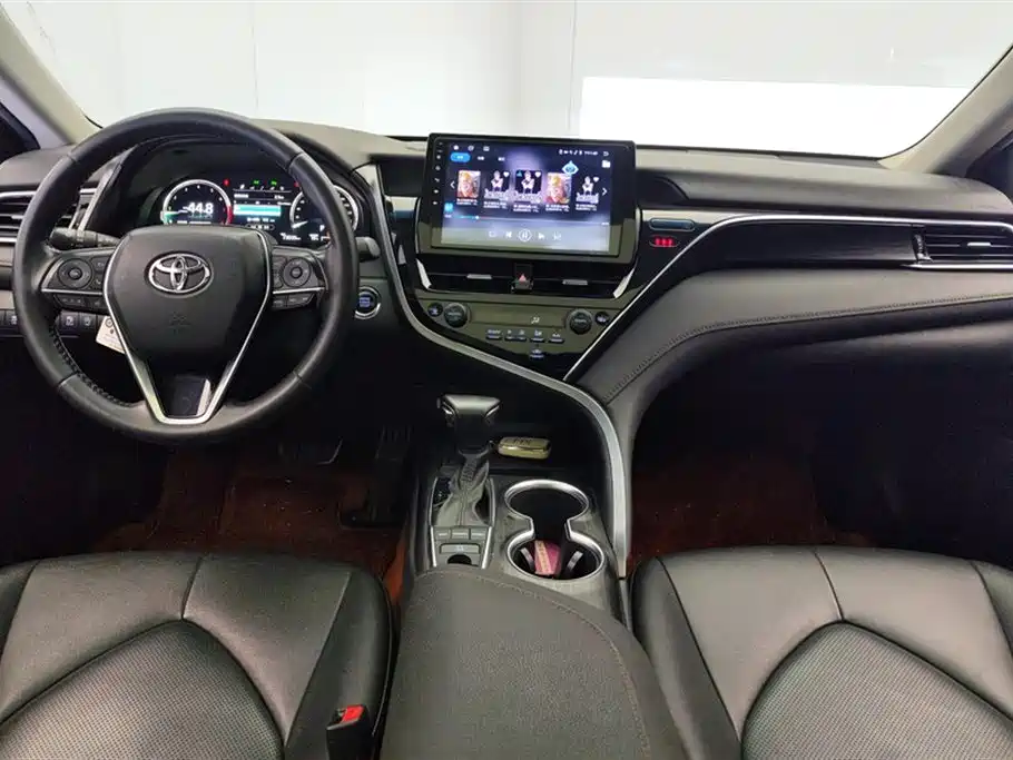Toyota Camry 2021 2.5G Luxury Edition фото 12