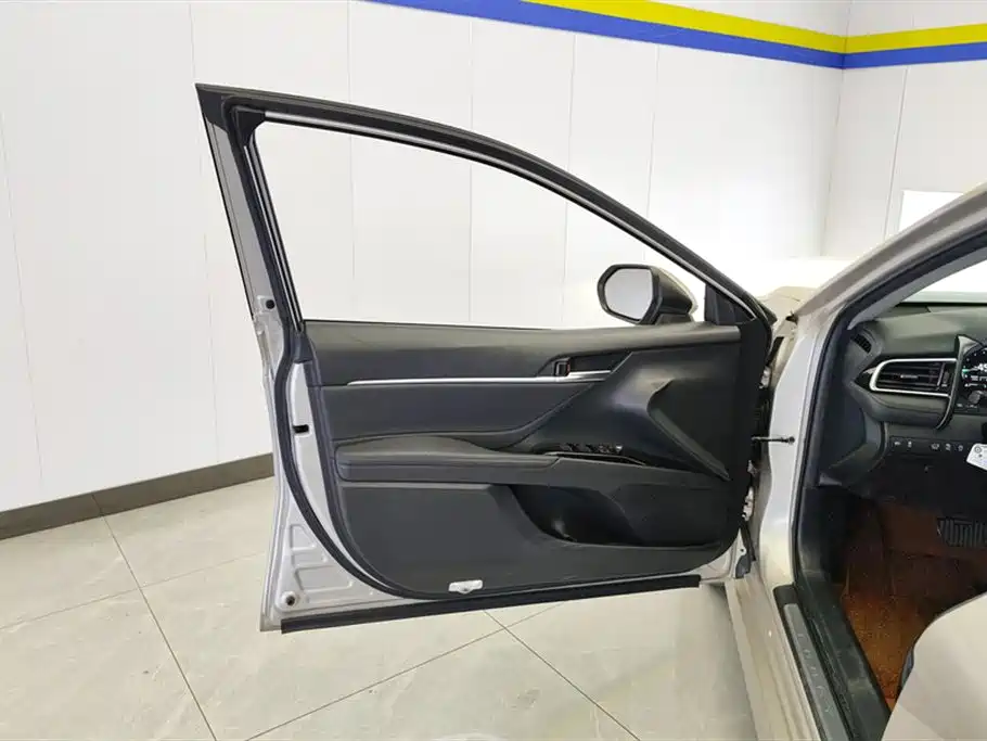 Toyota Camry 2021 2.5G Luxury Edition фото 7