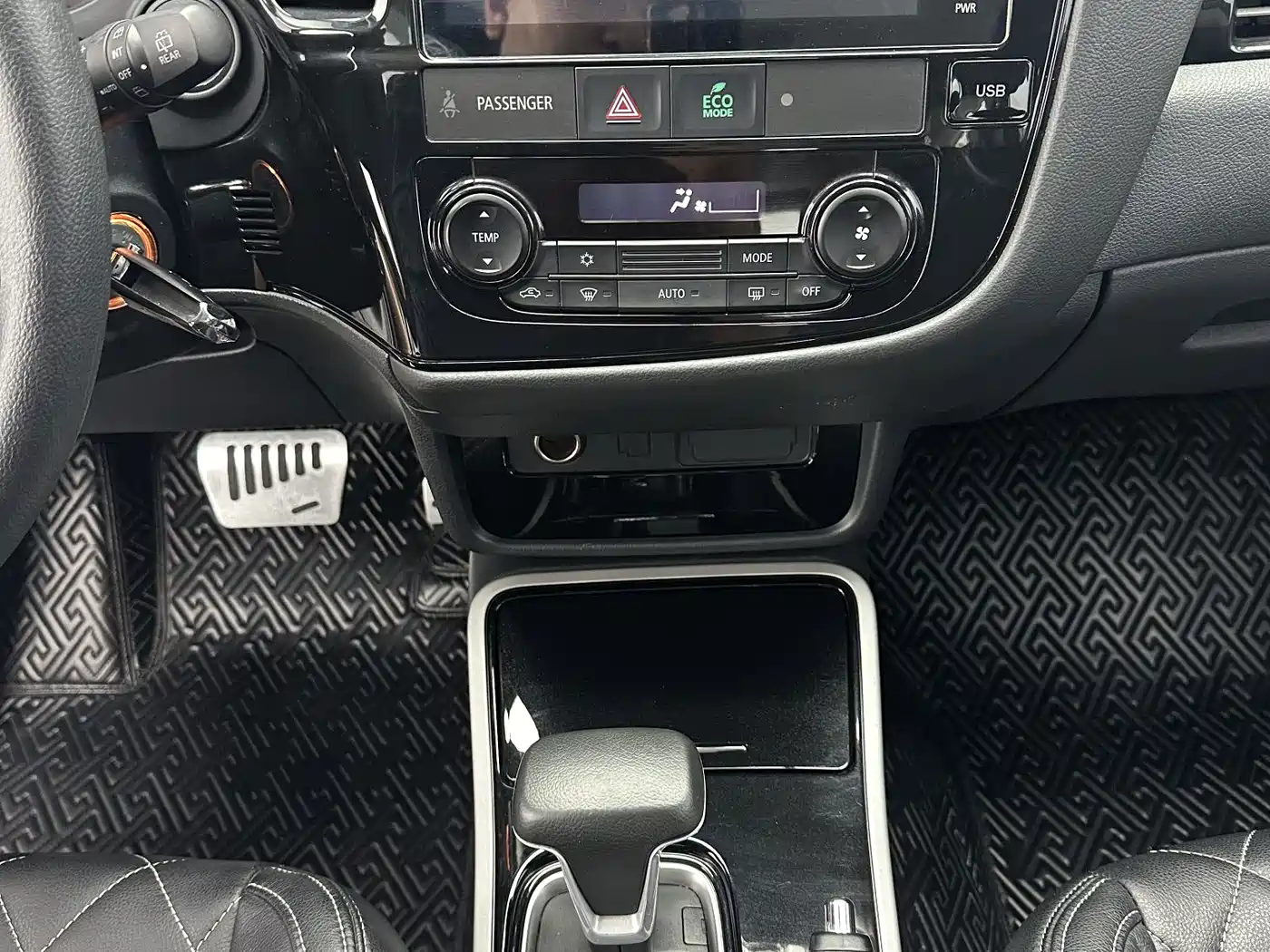 Mitsubishi Outlander 2023 2021 Facelift 2.0L 2WD Comfort Edition 5-Seater