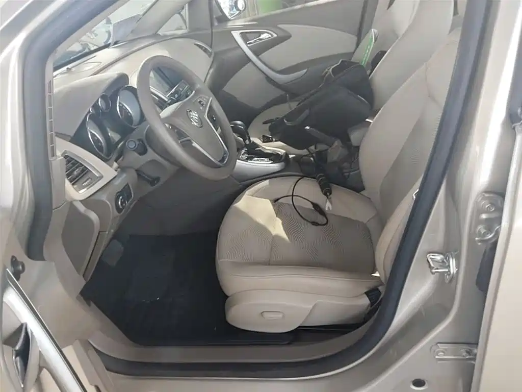 Buick Excelle 2013 GT 1.6L Automatic Fashion Edition фото 15
