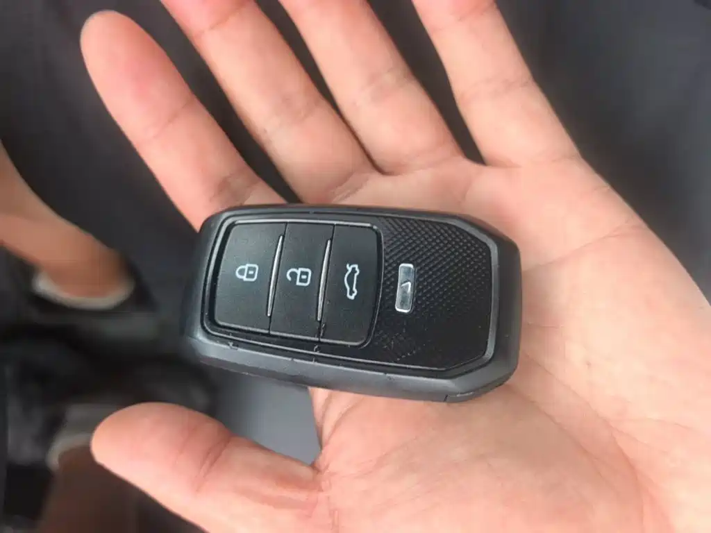 Фото 9 - Toyota C-HR