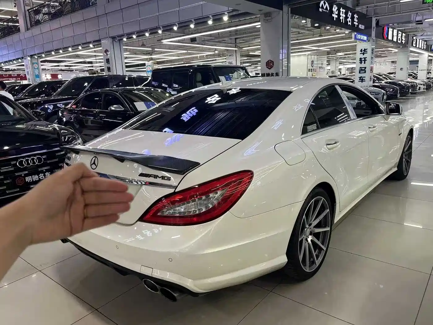 Mercedes-Benz CLS AMG 2012 AMG CLS 63 фото 8