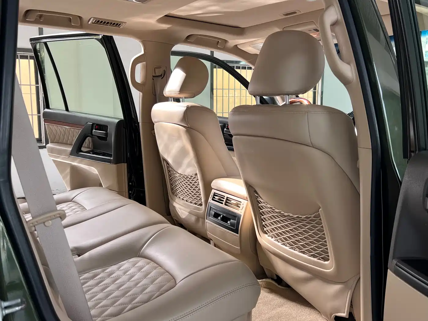 Toyota Land Cruiser (Import) 2015 4.0L V6 Middle East Limited Edition фото 11