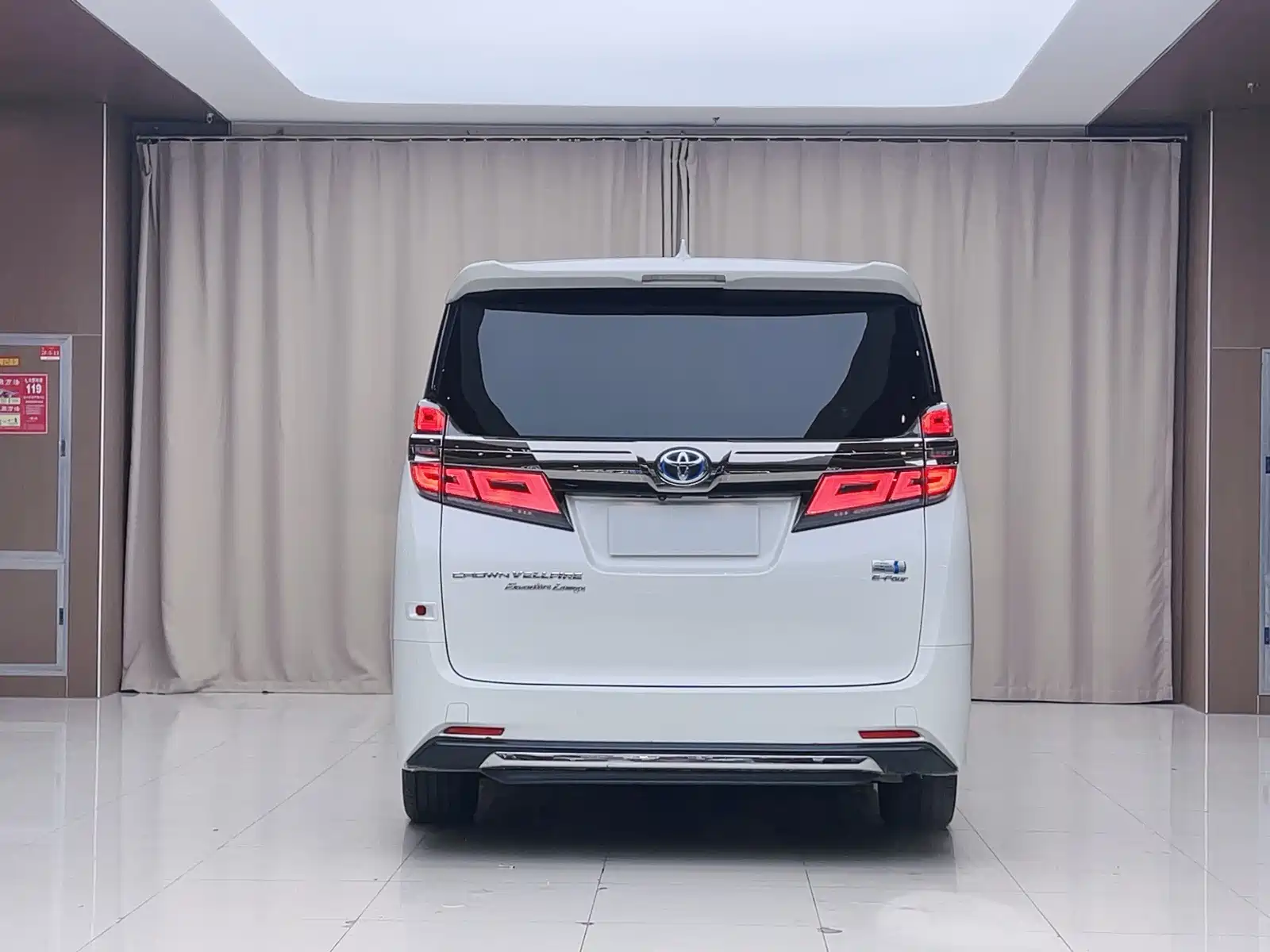 Фото 21 - Toyota Vellfire