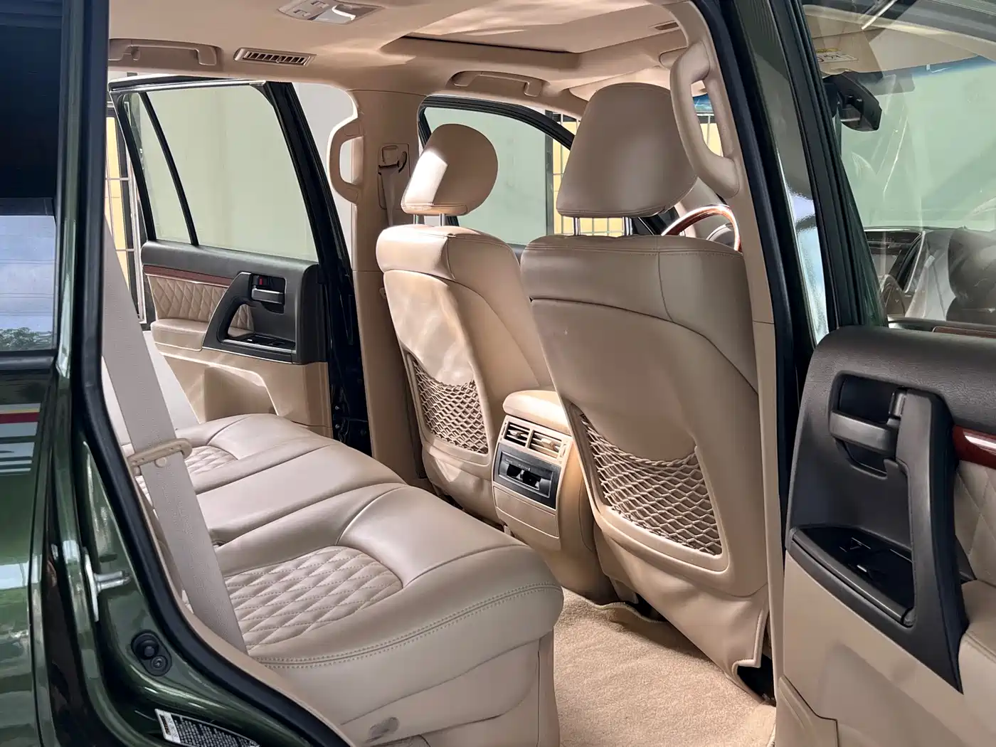 Toyota Land Cruiser (Import) 2015 4.0L V6 Middle East Limited Edition фото 12