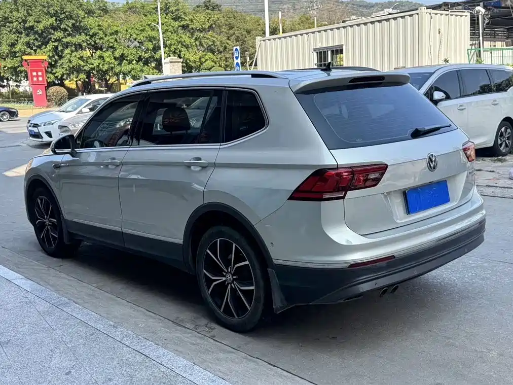 Volkswagen Tiguan L 2019 330TSI Auto 2WD Smart Luxury Edition China V фото 5