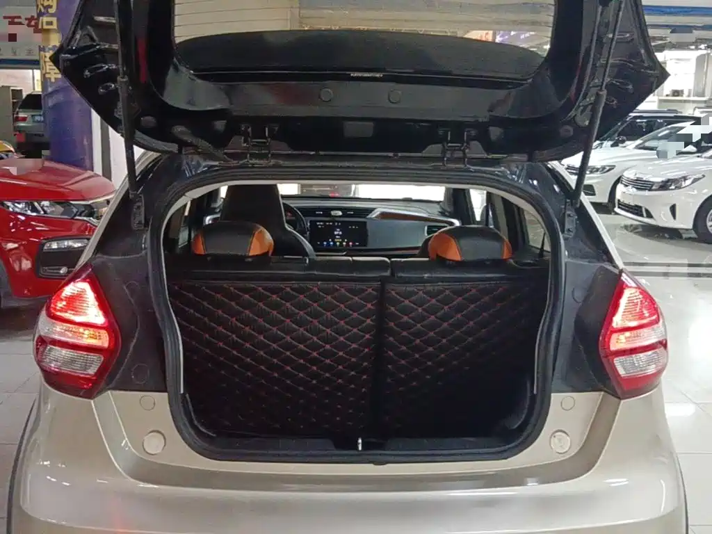 Geely Yuanjing X1 2017 2017 1.3L Auto Player Edition