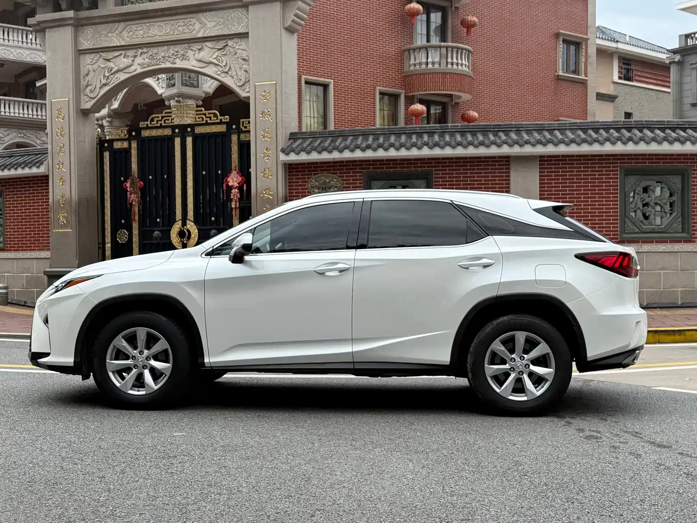 Lexus RX 2016 2016 300 2WD Comfort Edition China V