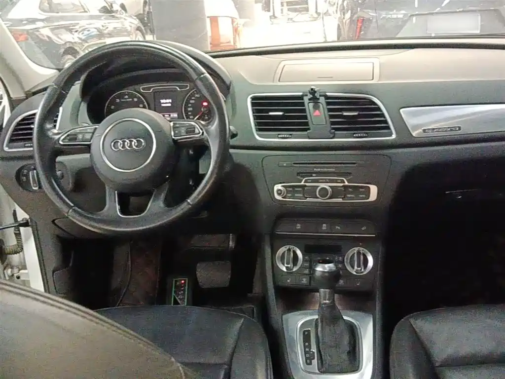 Audi Q3 2015 35 TFSI quattro Millionth Anniversary Premium фото 9