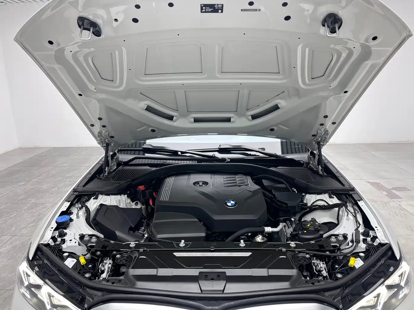BMW 3 Series 2024 325Li M Sport Package фото 9