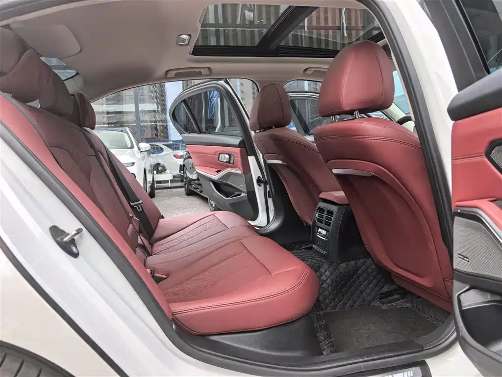 BMW 3 Series 2024 325Li M Sport Shadowline Package фото 5