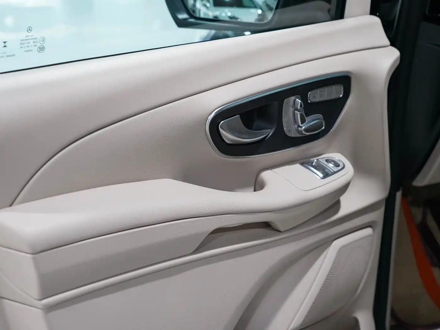 Mercedes-Benz V-Class 2022 V 260 Pilot Edition фото 11