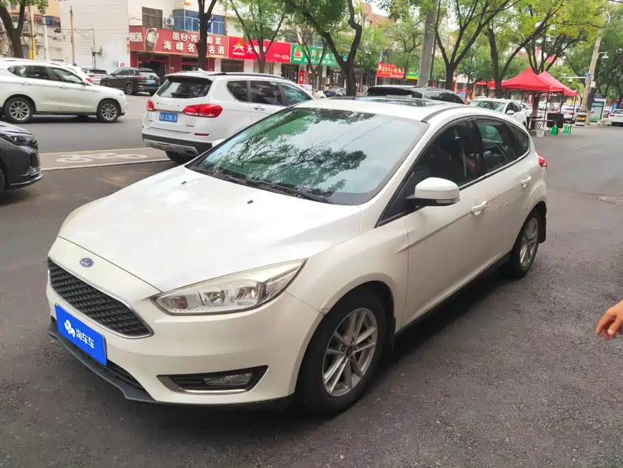 Фото 1 - Ford Focus