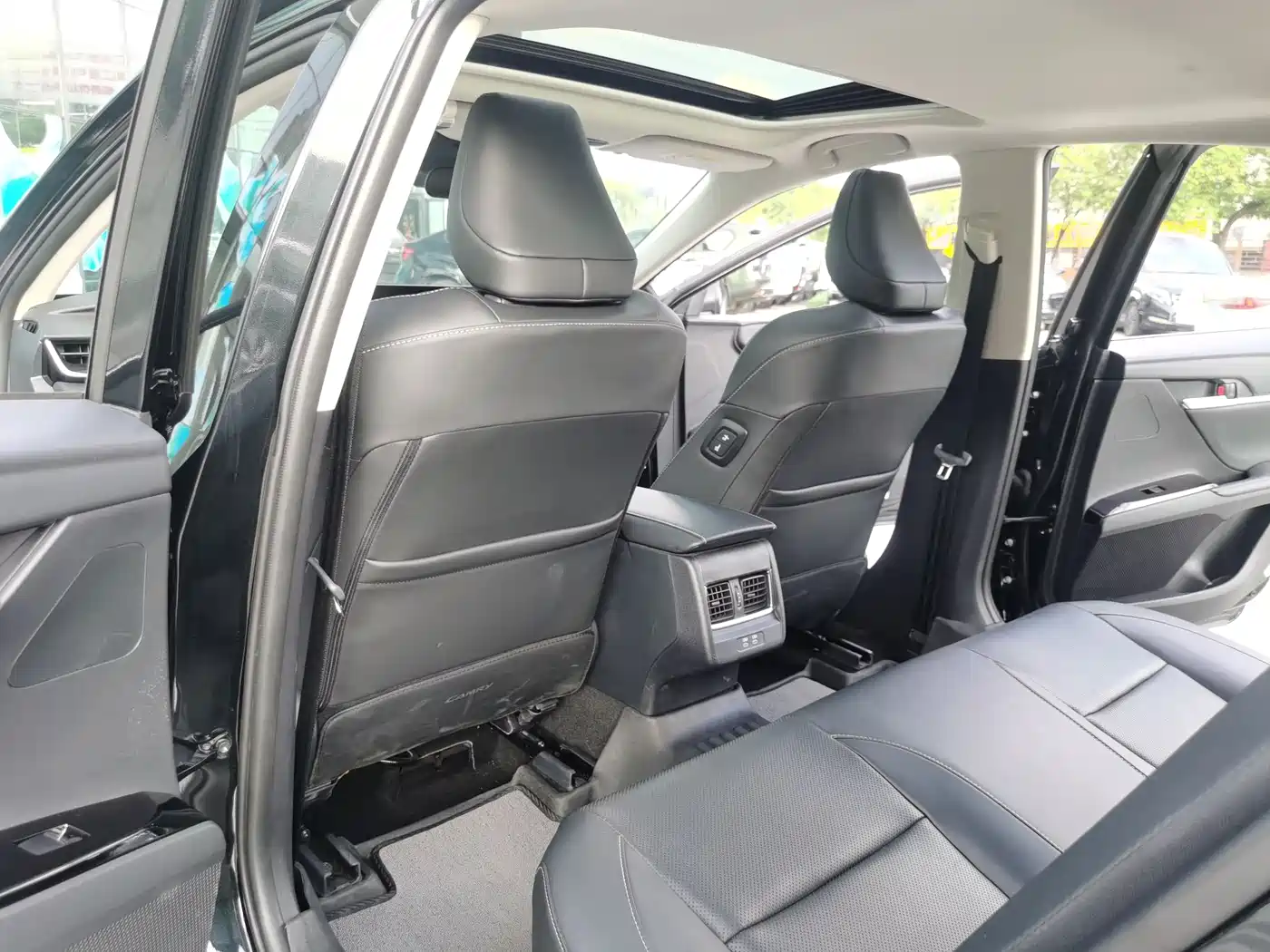 Toyota Camry 2024 2.0GVP Luxury Edition фото 10