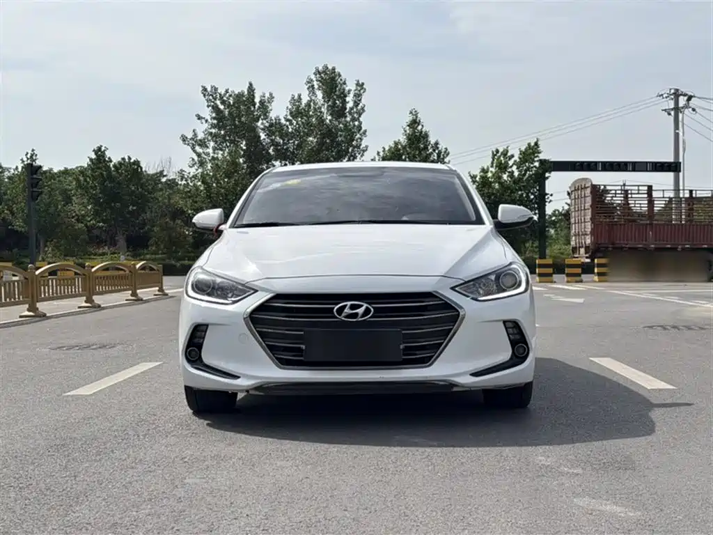 Hyundai Elantra 2016 Model 1.6L Automatic Smart Elite фото 14