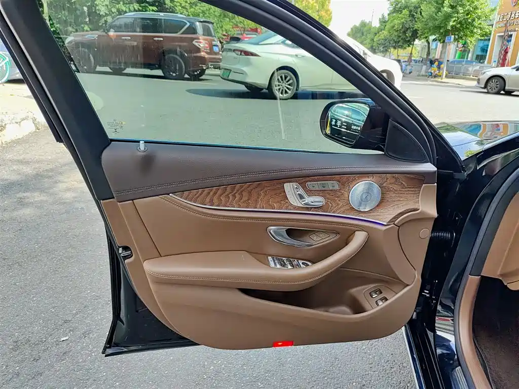 Mercedes-Benz E-Class New Energy 2022 E 350 e L Plug-in Hybrid Sedan фото 6