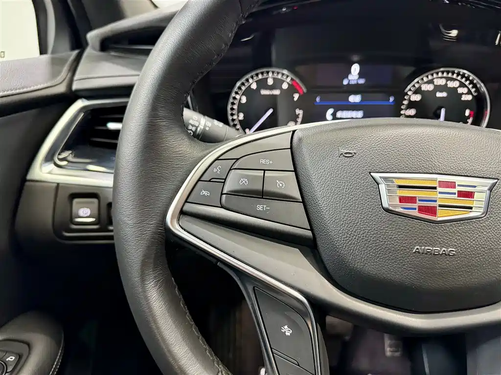 CADILLAC XT5