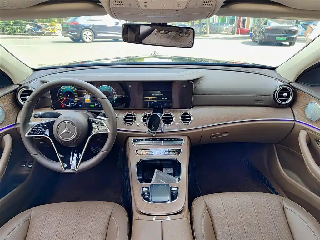 Mercedes-Benz E-Class New Energy 2022 E 350 e L Plug-in Hybrid Sedan фото 10