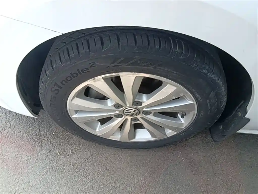 Volkswagen Golf Sportsvan 2016 230TSI Automatic Progressive фото 23