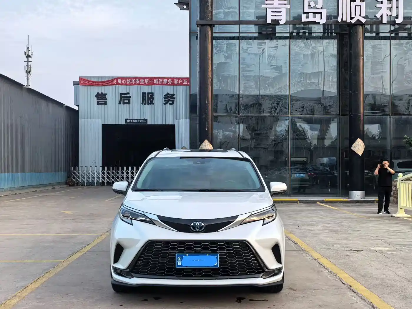 Фото 2 - Toyota Granvia