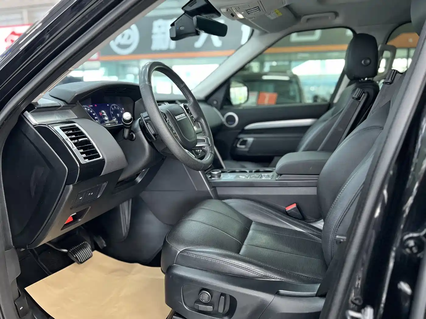 Land Rover Discovery 2020 3.0 SC V6 30th Anniversary Special Edition фото 4