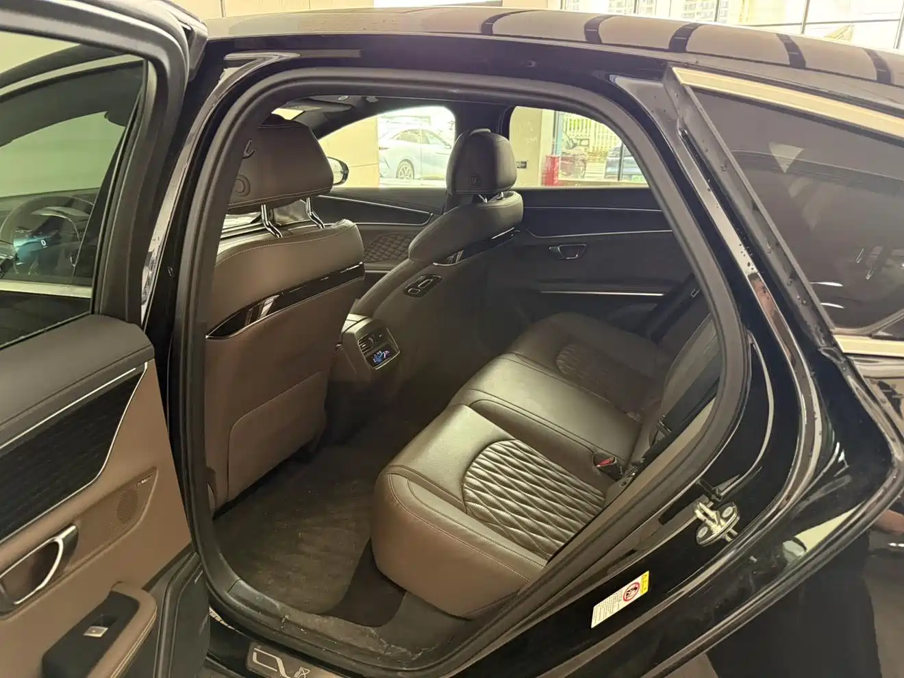 BYD Han 2024 Model DM-i Glory Edition 121KM Premium Type фото 5