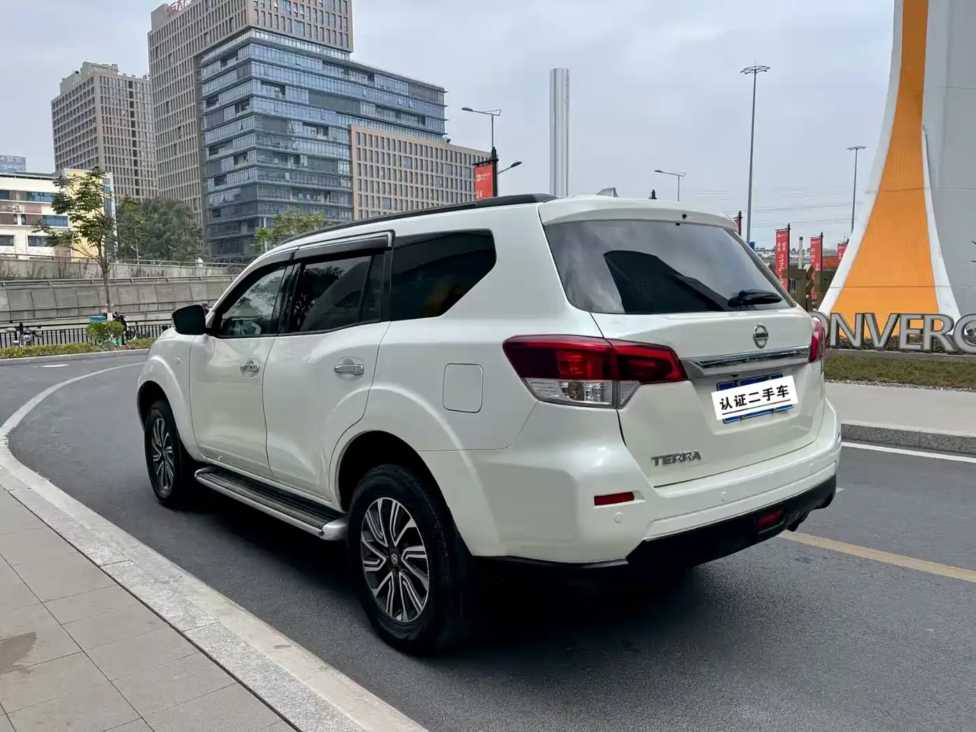 Nissan Terra 2018 2.5L Automatic 2WD Luxury Edition фото 3