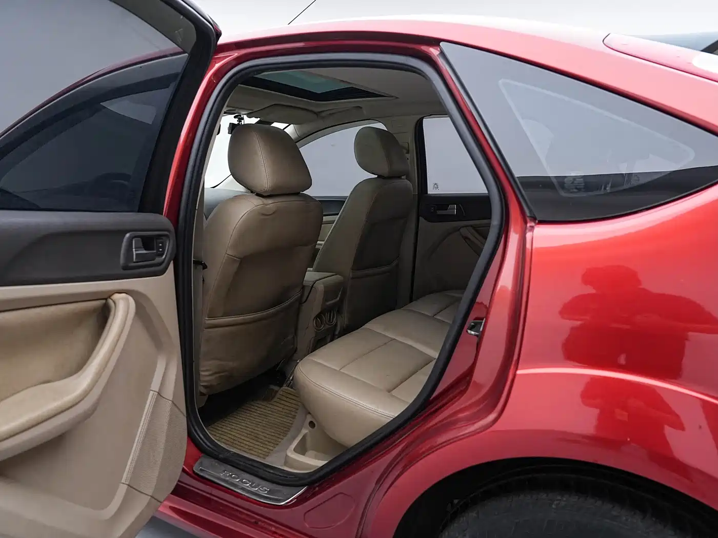Ford Focus 2011 2011 Hatchback 1.8L Automatic Fashion