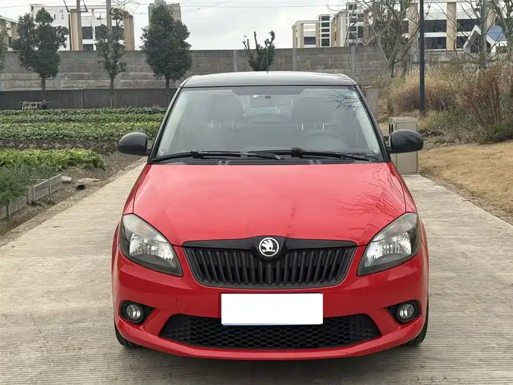 Škoda Fabia 2014 1.6L Automatic Sport Edition фото 2