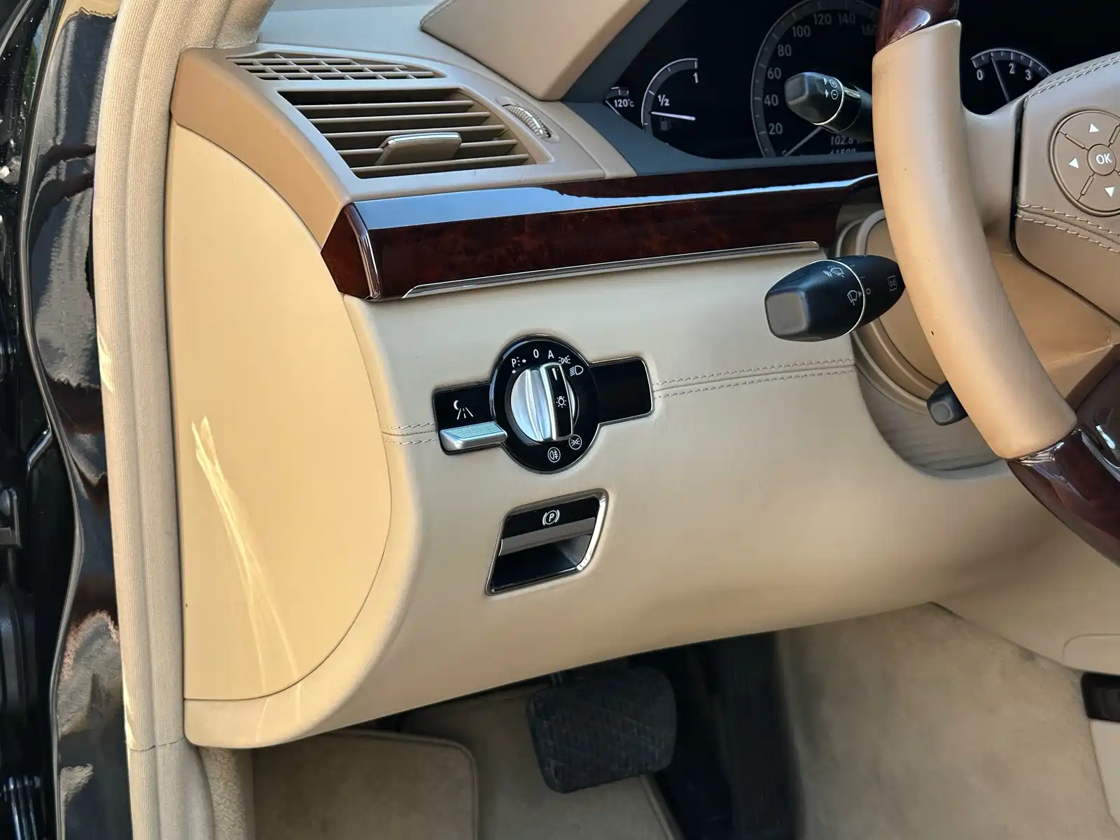 Photo 30 - Mercedes-Benz S-Class