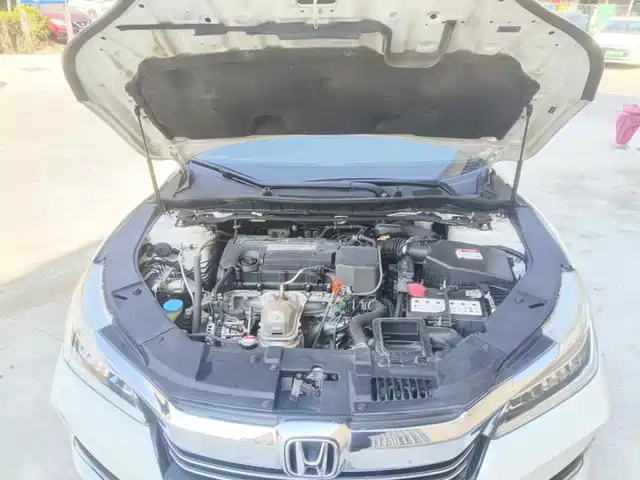Honda Accord 2016 2.4L Comfort Edition — фото 3