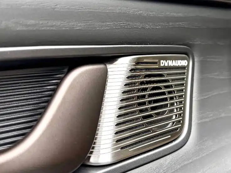Denza D9 2022 DM-i 970 AWD Flagship фото 8