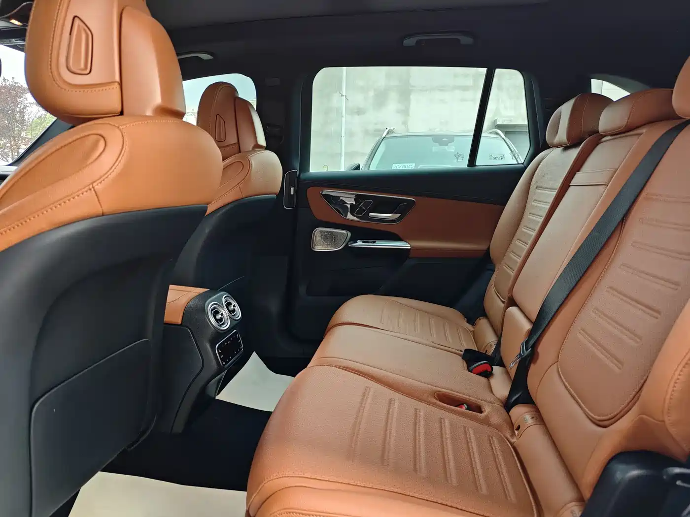 Mercedes-Benz GLC 2023 GLC 300 L 4MATIC Luxury 7-Seater фото 8
