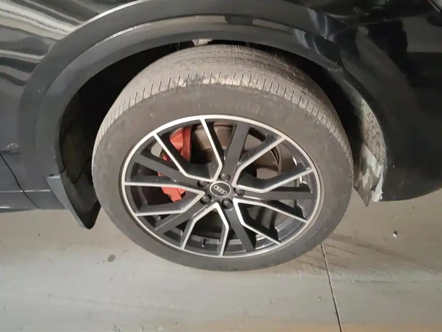Audi Q5L 2024 Model 40 TFSI Luxury Dynamic фото 6