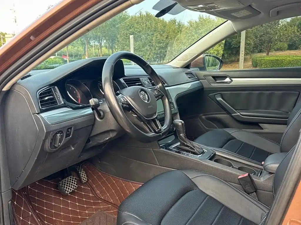 Volkswagen Lamando 2016 2015 330TSI DSG Comfort