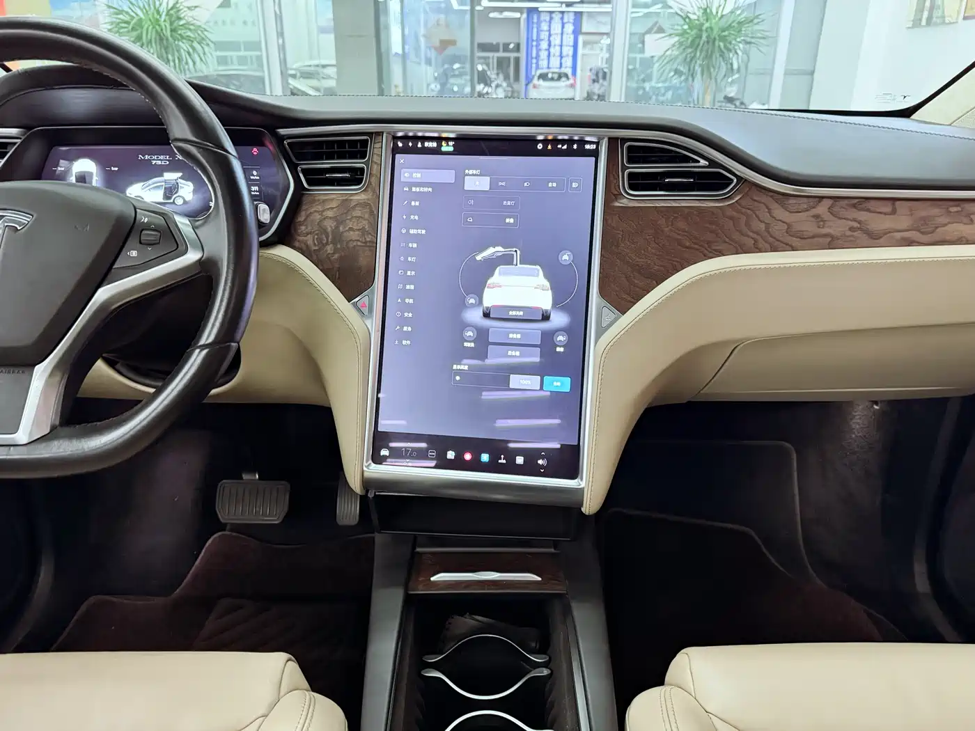 TESLA MODEL X