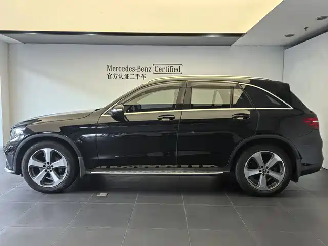 Mercedes-Benz GLC 2017 GLC 260 4MATIC Luxury — фото 3