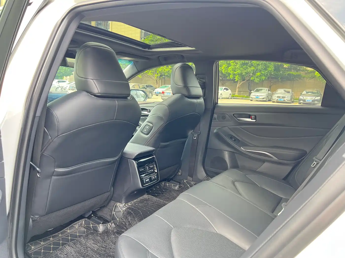 Toyota Avalon 2019 2.0L XLE Premium Edition (China VI) фото 12