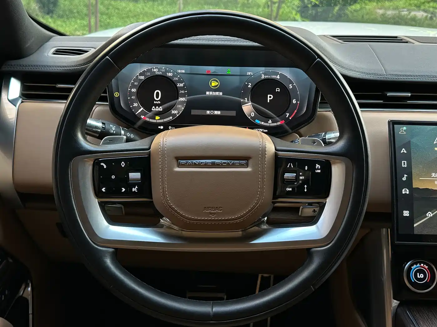 Land Rover Range Rover 2023 3.0 L6 400PS Genesis Extended Version фото 13