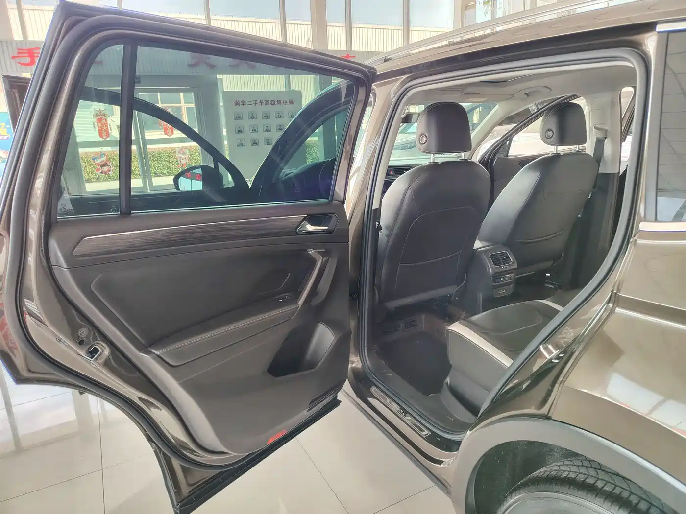 Volkswagen Tiguan L 2017 330TSI Automatic 2WD Luxury Edition фото 6