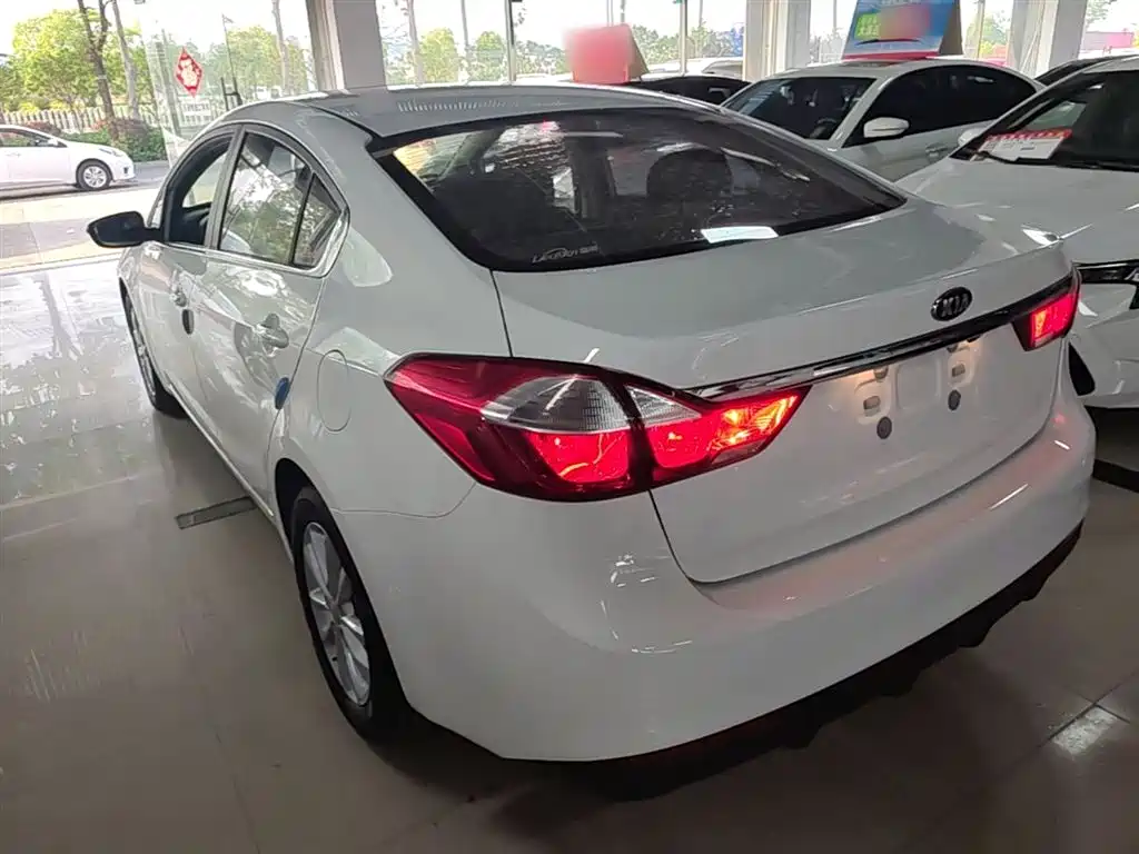 Kia K3 2016 1.6L Automatic GLS фото 5