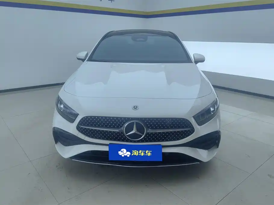 Mercedes-Benz A-Class 2024 A 200 L Fashion Edition фото 2